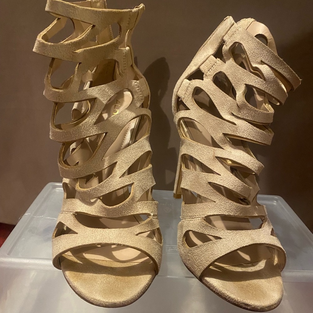 Women’s sandals by also size 7.5 in great condition